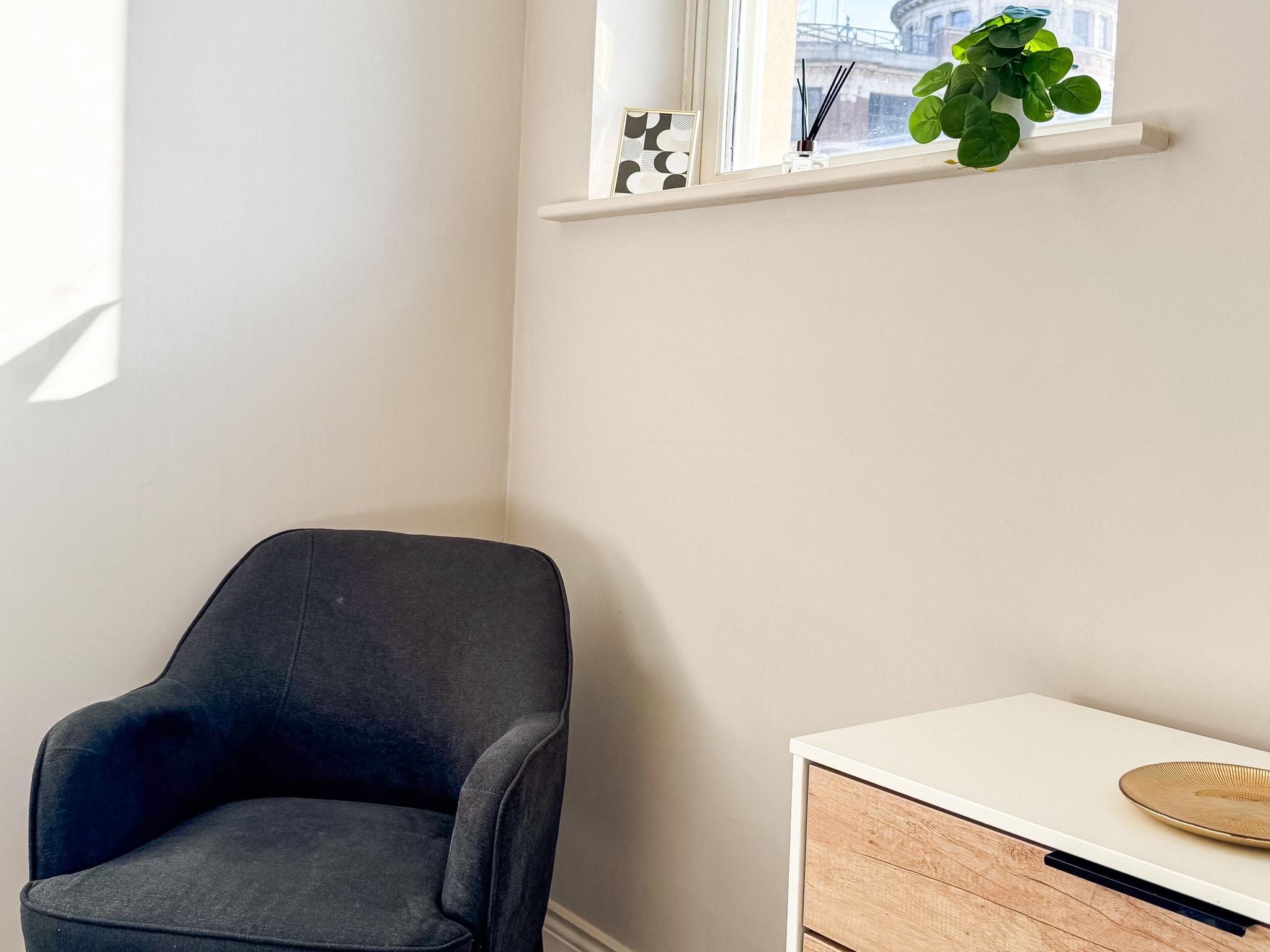 Spacious Comfort | Cinema lux | Prime Leeds5